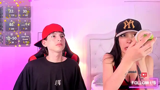 Snapshot of sett_and_gwen chatting on January 23, 2025, 5:13 am sett and gwen online show from January 23, 2025, 5:13 am