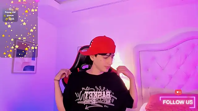 Snapshot of sett_and_gwen chatting on March 19, 2025, 3:30 am sett and gwen online show from March 19, 2025, 3:30 am