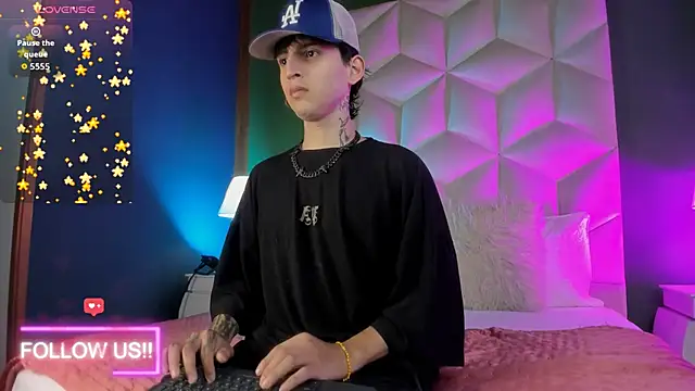 Snapshot of sett_and_gwen chatting on September 20, 2025, 4:02 am sett and gwen online show from September 20, 2025, 4:02 am