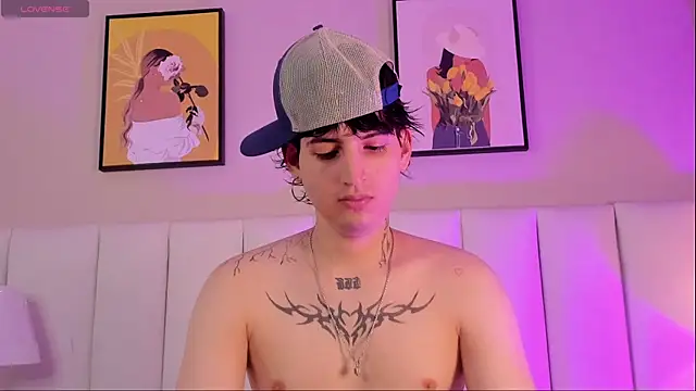 Snapshot of sett_and_gwen chatting on April 17, 2026, 4:26 am sett and gwen online show from April 17, 2026, 4:26 am