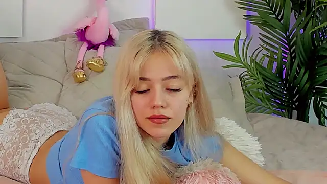 Snapshot of STELLA_RICH chatting on January 21, 2025, 12:04 am STELLA RICH online show from January 21, 2025, 12:04 am