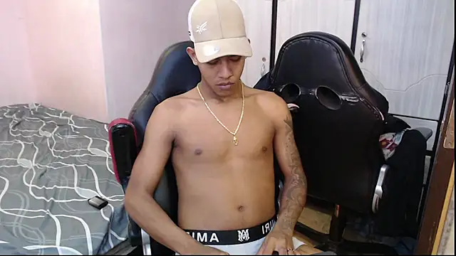 Snapshot of mr_stiven_ chatting on February 2, 2025, 9:19 am mr stiven  online show from February 2, 2025, 9:19 am