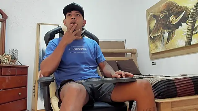 mr stiven  online show from March 17, 2026, 3:11 am