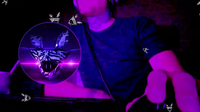 Snapshot of HappyZebra13 chatting on February 12, 2025, 4:00 pm HappyZebra13 online show from February 12, 2025, 4:00 pm