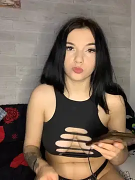 Snapshot of CassieGlow chatting on December 17, 2024, 7:15 pm CassieGlow online show from December 17, 2024, 7:15 pm