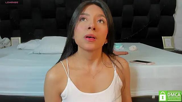 Snapshot of Camila__Gomez chatting on January 19, 2025, 12:06 pm Camila Gomez online show from January 19, 2025, 12:06 pm