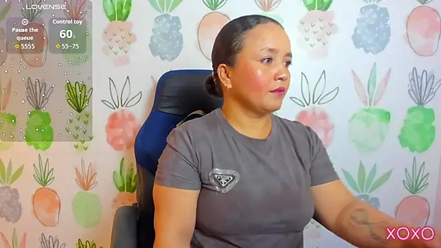 linda rios  online show from November 25, 2025, 7:03 pm