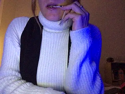 Snapshot of Cally-n chatting on January 5, 2025, 10:50 pm Cally-n online show from January 5, 2025, 10:50 pm