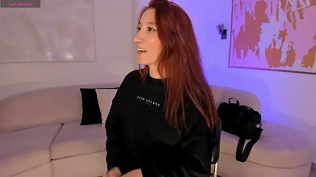 MiaFarrell  online show from February 2, 2026, 6:28 pm