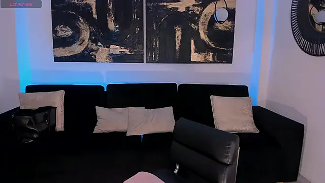 Snapshot of MiaFarrell_ chatting on June 20, 2026, 11:24 am MiaFarrell online show from June 20, 2026, 11:24 am