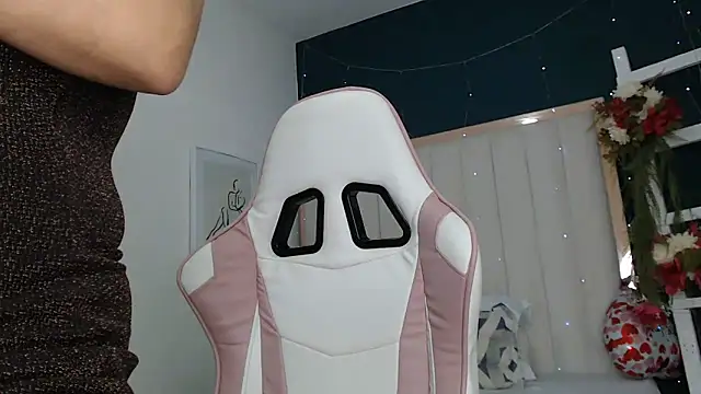 africa holmes online show from March 14, 2025, 1:48 am