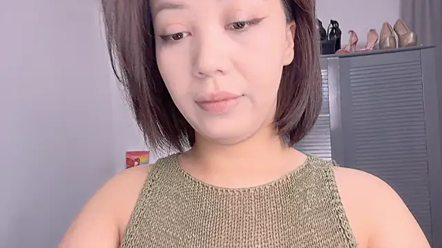 PurrrfectMiko online show from January 14, 2026, 3:34 am