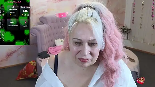 Penelope Pinky online show from March 4, 2026, 12:22 pm