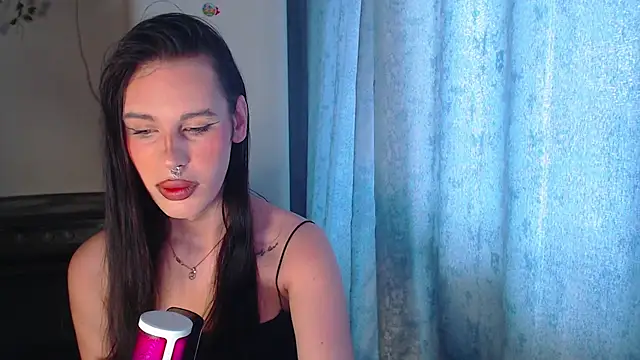 Snapshot of Cassie_Bae chatting on May 7, 2026, 12:32 pm Cassie Bae online show from May 7, 2026, 12:32 pm