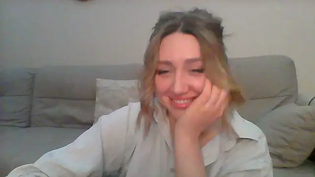 VickyLove047 online show from February 3, 2025, 8:24 am