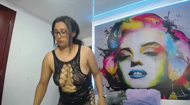 Snapshot of karime_sexygirl chatting on January 17, 2025, 4:04 pm karime sexygirl online show from January 17, 2025, 4:04 pm