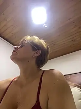 Adeellee  online show from November 3, 2025, 10:05 am