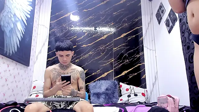 exotic hot couple online show from May 17, 2026, 10:06 pm
