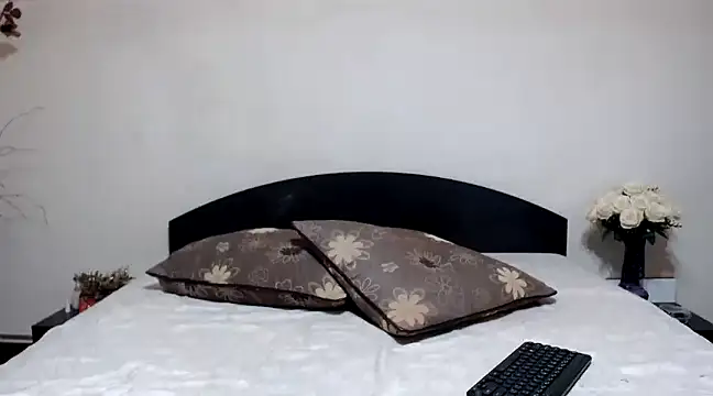 EveeRose online show from December 29, 2024, 6:35 am