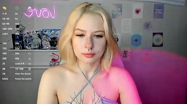 tender kiitty online show from January 2, 2025, 12:35 pm