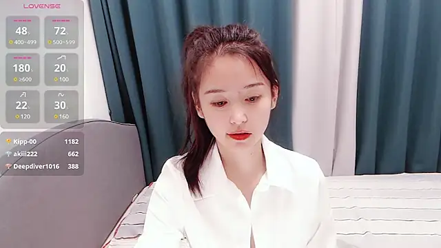 CN-Babycat online show from February 12, 2025, 1:37 pm