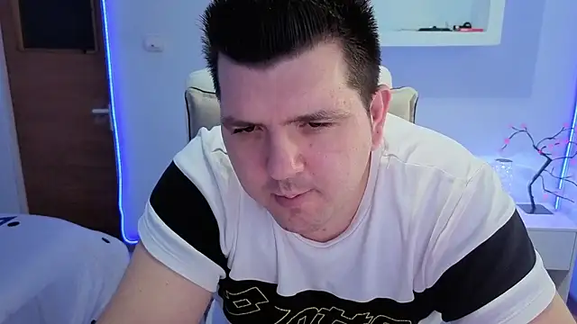 Snapshot of JasonJacks chatting on February 14, 2026, 6:10 am JasonJacks online show from February 14, 2026, 6:10 am