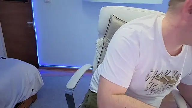 Snapshot of JasonJacks chatting on March 18, 2026, 7:11 am JasonJacks online show from March 18, 2026, 7:11 am