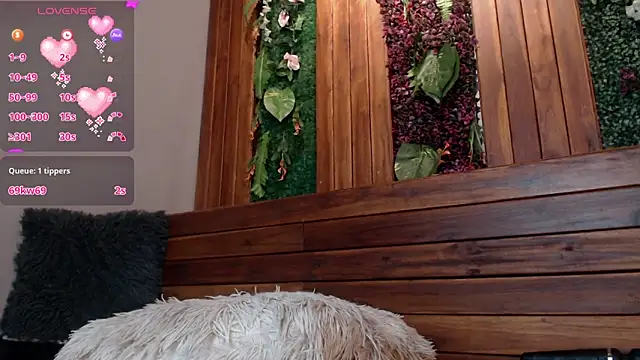 Snapshot of antonellaroux chatting on February 25, 2025, 7:31 am antonellaroux online show from February 25, 2025, 7:31 am