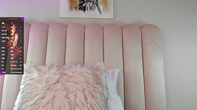 CharlotteDupontt online show from February 21, 2026, 12:50 pm