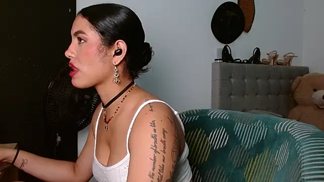 Snapshot of Sexy_Lia_ chatting on April 5, 2026, 4:20 am Sexy Lia online show from April 5, 2026, 4:20 am