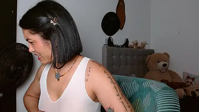 Snapshot of Sexy_Lia_ chatting on April 6, 2026, 1:36 am Sexy Lia online show from April 6, 2026, 1:36 am