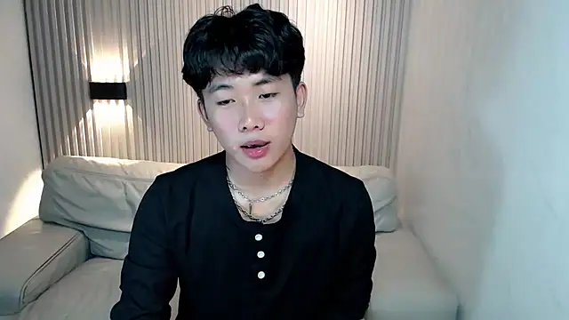 dangerzone0122 online show from October 5, 2025, 5:44 pm