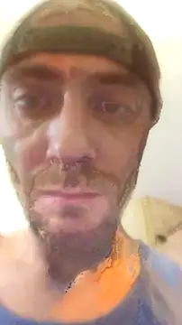 Snapshot of Huntzg23 chatting on April 24, 2026, 7:49 pm Huntzg23 online show from April 24, 2026, 7:49 pm