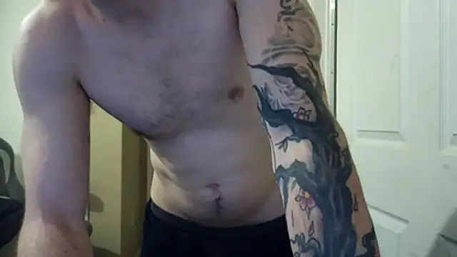 Snapshot of Huntzg23 chatting on May 4, 2026, 7:37 am Huntzg23 online show from May 4, 2026, 7:37 am