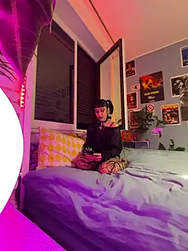 Snapshot of littlewitchxoxo chatting on December 16, 2024, 8:37 pm littlewitchxoxo online show from December 16, 2024, 8:37 pm