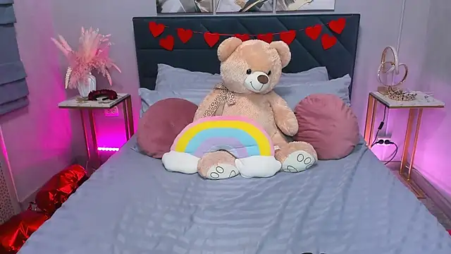 Curvy Dynamite  online show from February 27, 2026, 1:05 am