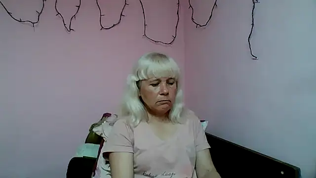 sakura blonde online show from April 4, 2026, 6:44 am