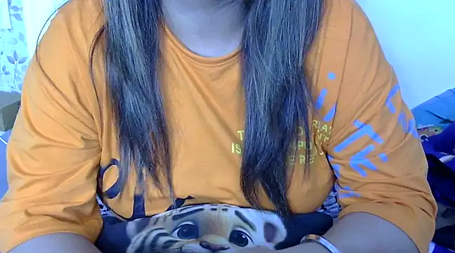 Noor  Kaur online show from March 18, 2025, 7:42 pm