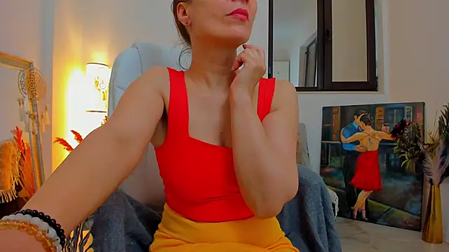 Snapshot of Julya_Anna chatting on May 6, 2026, 4:30 am Julya Anna online show from May 6, 2026, 4:30 am