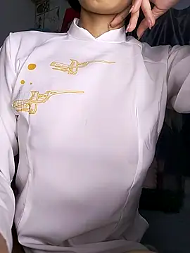 Lucy limon online show from April 15, 2026, 2:51 am