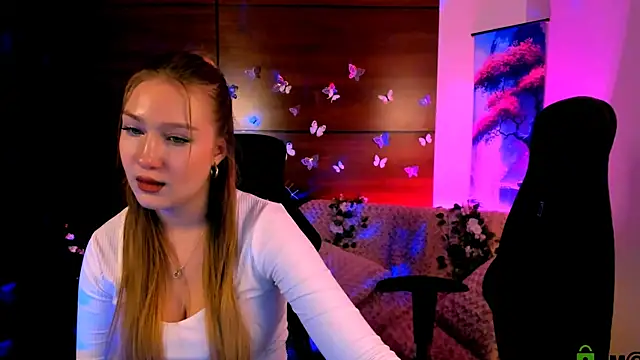 playful sophie online show from January 6, 2025, 5:38 pm