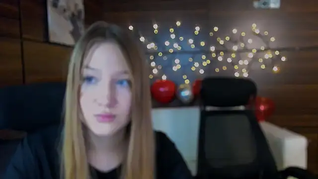 Snapshot of playful_sophie chatting on March 3, 2025, 9:59 pm playful sophie online show from March 3, 2025, 9:59 pm