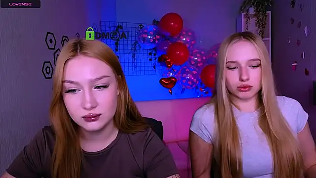 Snapshot of playful_sophie chatting on February 16, 2026, 8:27 pm playful sophie online show from February 16, 2026, 8:27 pm