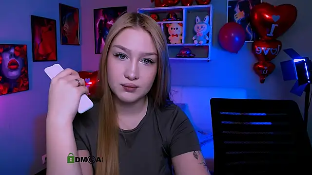 Snapshot of playful_sophie chatting on February 19, 2026, 8:16 pm playful sophie online show from February 19, 2026, 8:16 pm