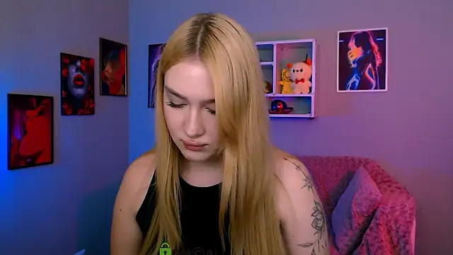 playful sophie online show from May 16, 2026, 7:12 pm