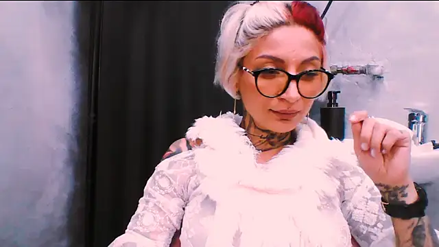 Lucky Deniz online show from November 22, 2025, 11:31 am