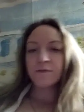 KattyLuuu online show from December 18, 2025, 9:21 pm