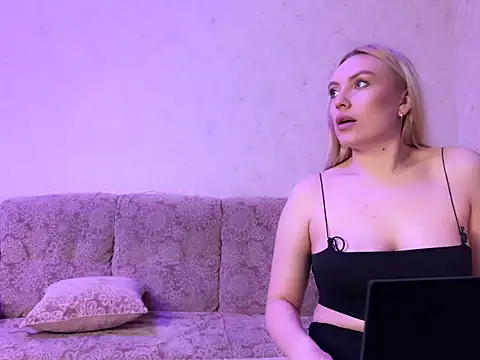 AzallandRoom online show from December 4, 2025, 6:16 pm