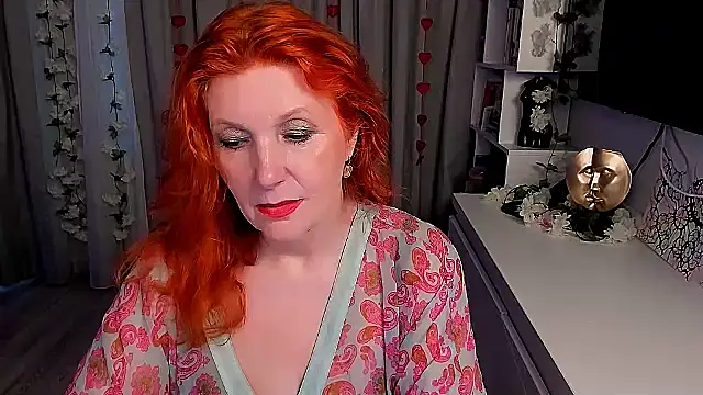 Fire-Fox-One online show from September 19, 2025, 3:56 pm