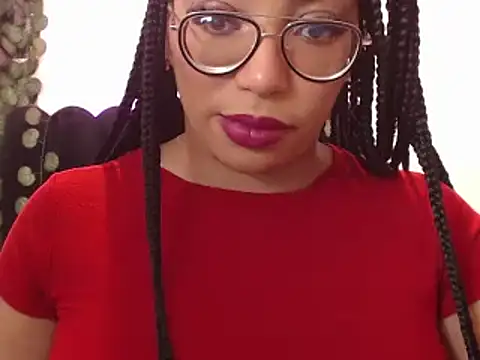 AmyBriiggs online show from November 3, 2025, 3:08 am